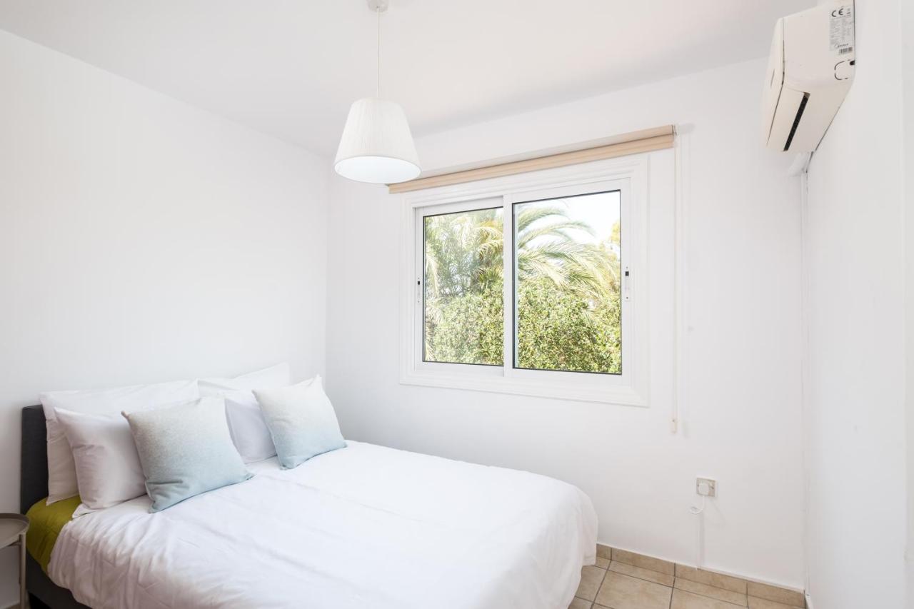 Oceanview Apartment Larnaca Exterior photo