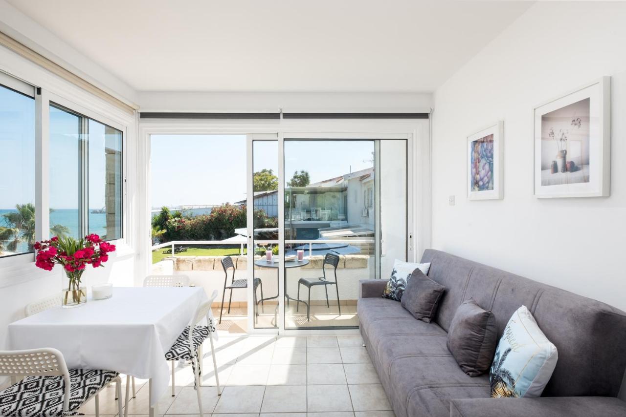 Oceanview Apartment Larnaca Exterior photo