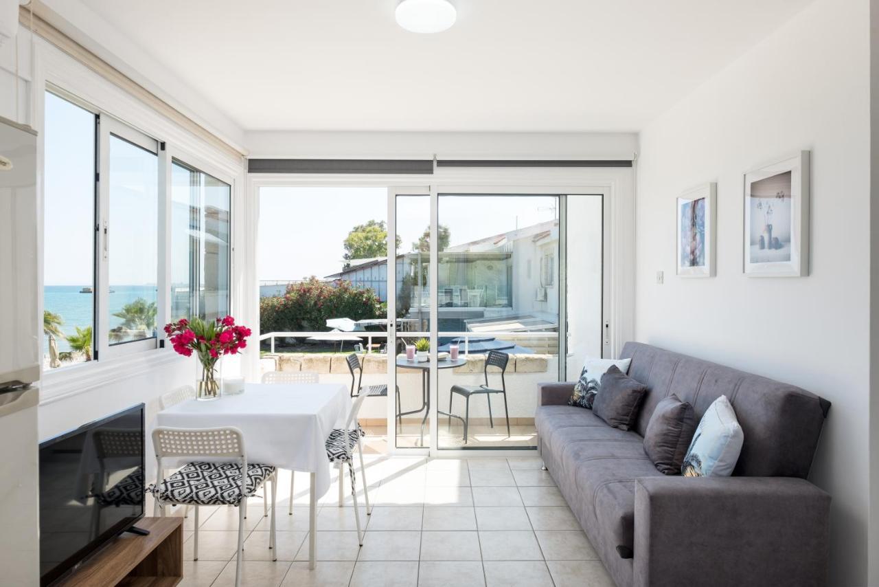 Oceanview Apartment Larnaca Exterior photo